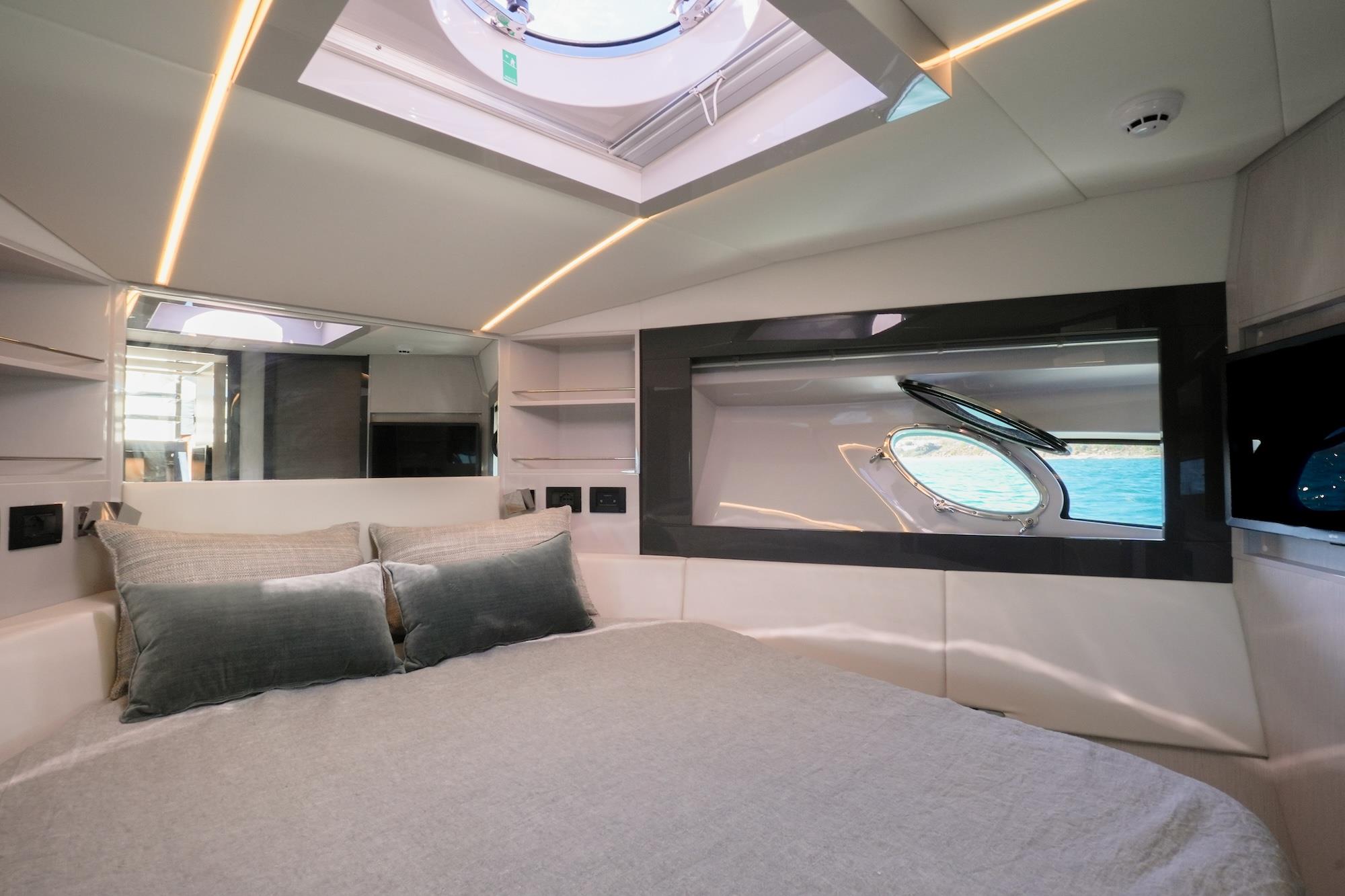 2024 PERSHING 5X 